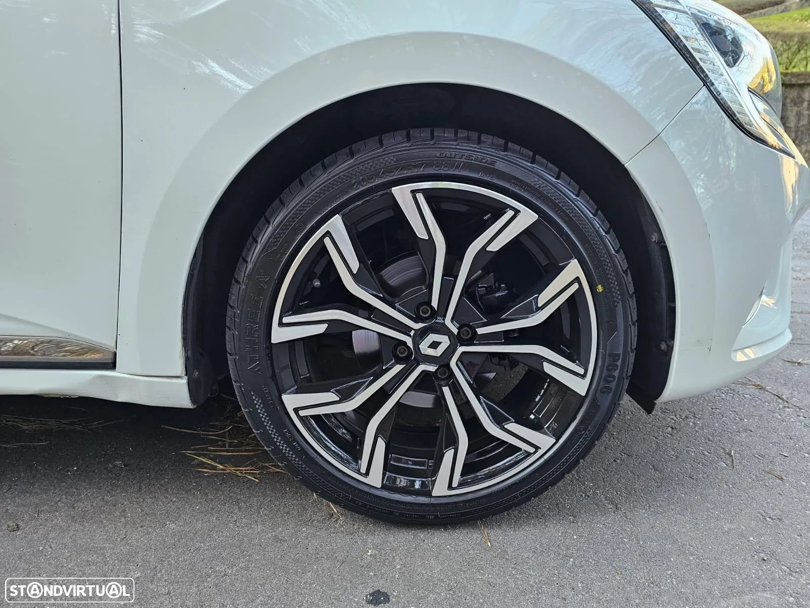 Renault Clio BLUE dCi 115 BUSINESS EDITION - 36