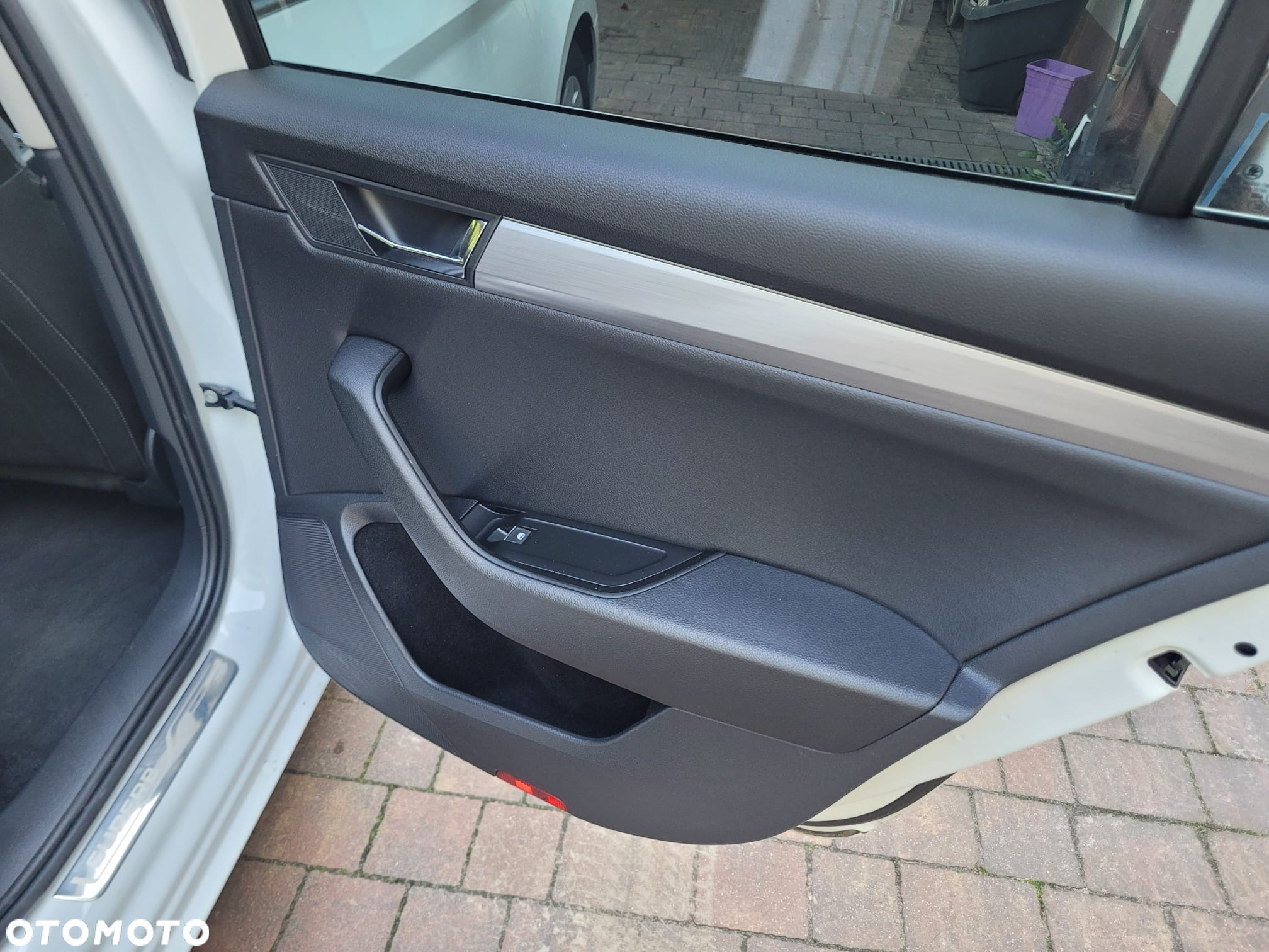 Skoda Superb 2.0 TDI DSG Premium Edition - 17