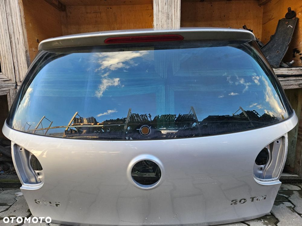 VW Golf V 5 klapa tył tylna szyba - 1