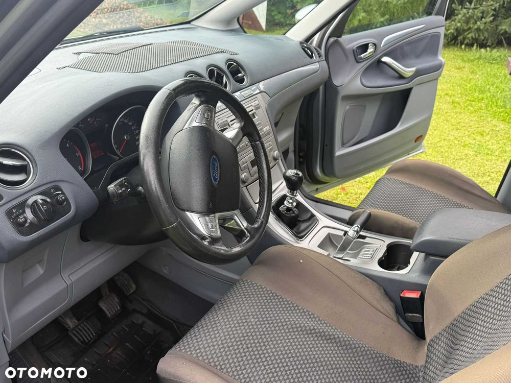 Ford S-Max - 8