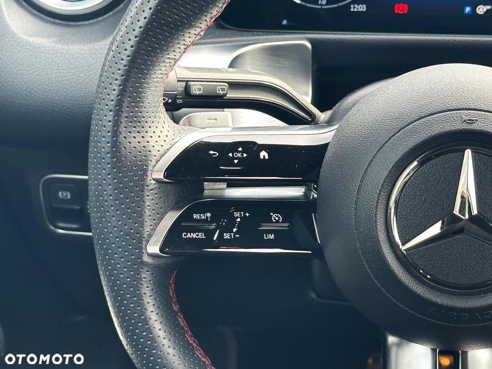 Mercedes-Benz GLB - 10