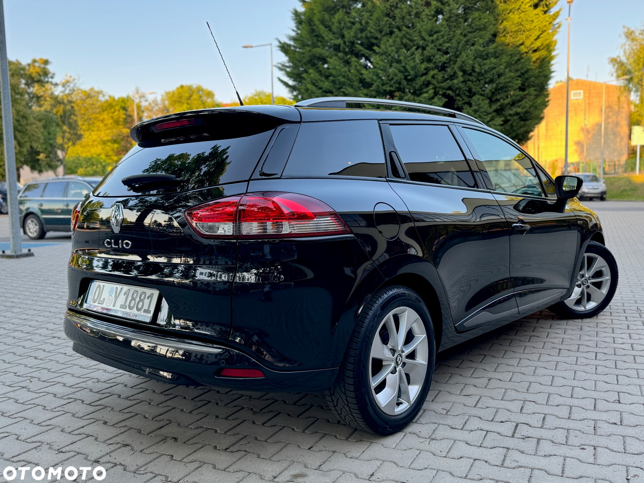 Renault Clio 1.2 16V Limited EU6 - 8