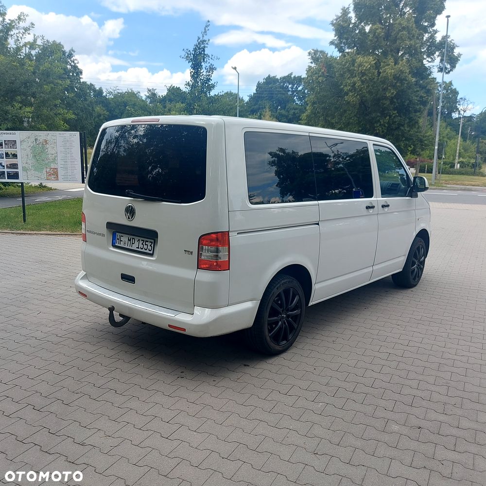 Volkswagen Caravelle - 16