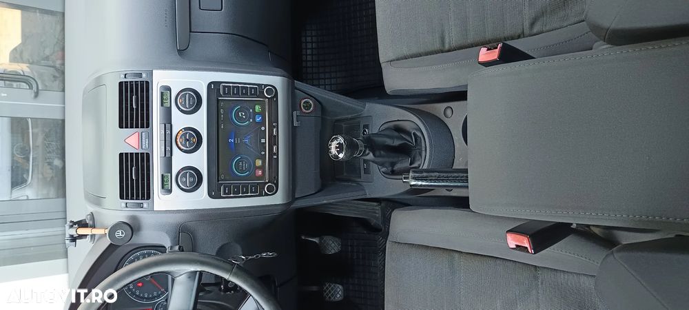 Volkswagen Touran 2.0 TDI DPF Trendline - 27