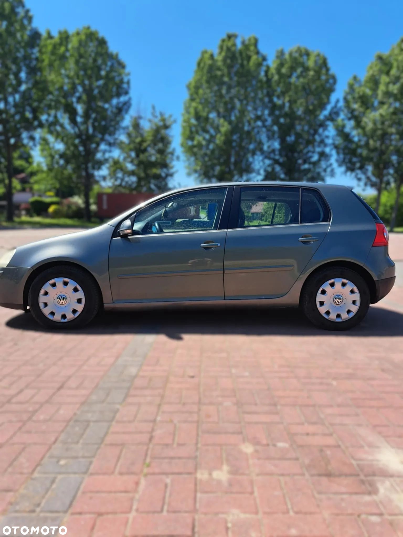 Volkswagen Golf - 1