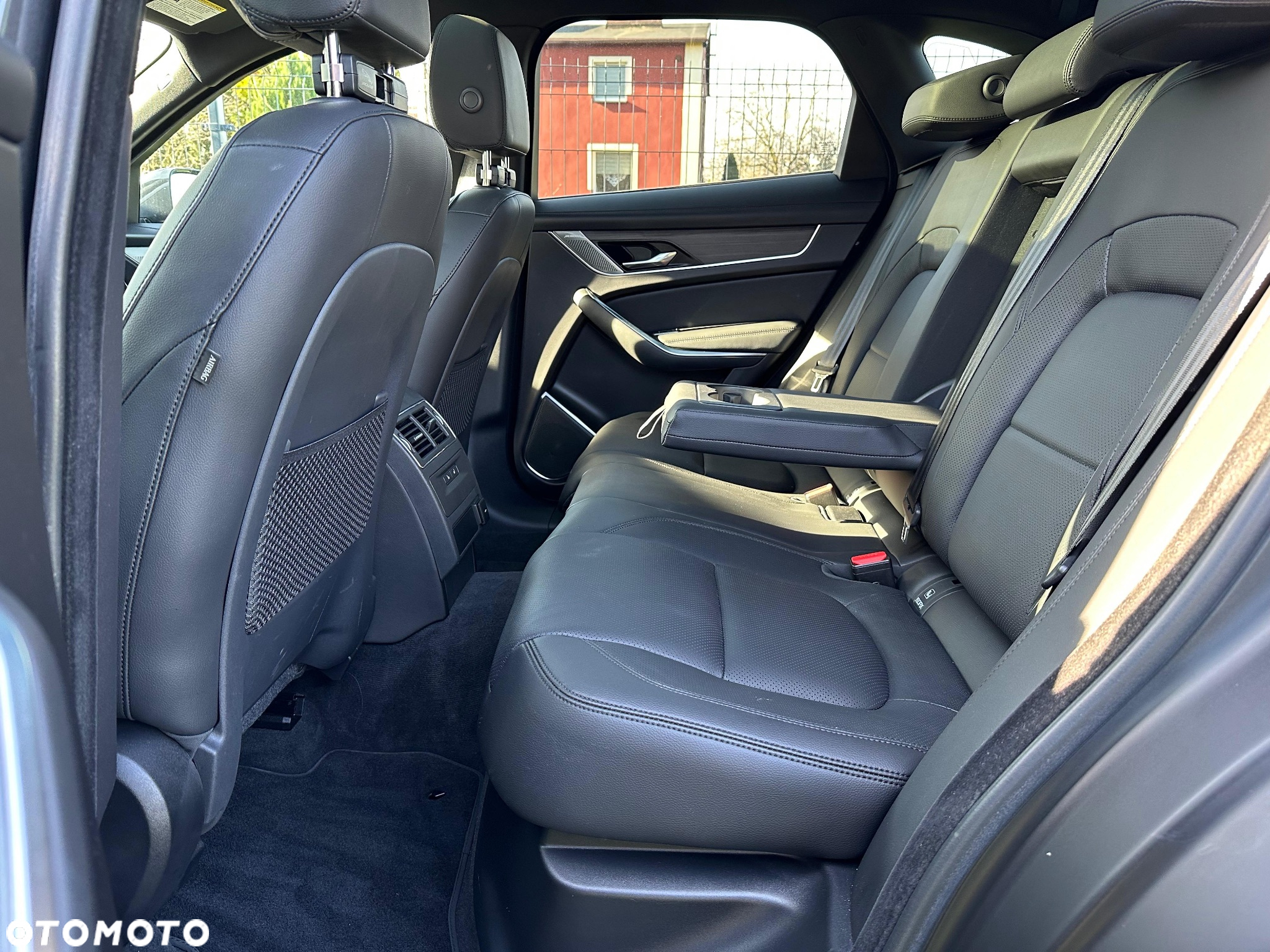 Jaguar F-Pace P250 AWD S - 9