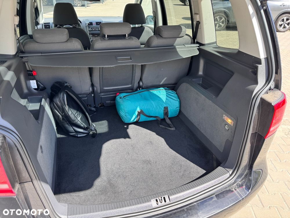 Volkswagen Touran 1.6 TDI DPF Trendline - 16