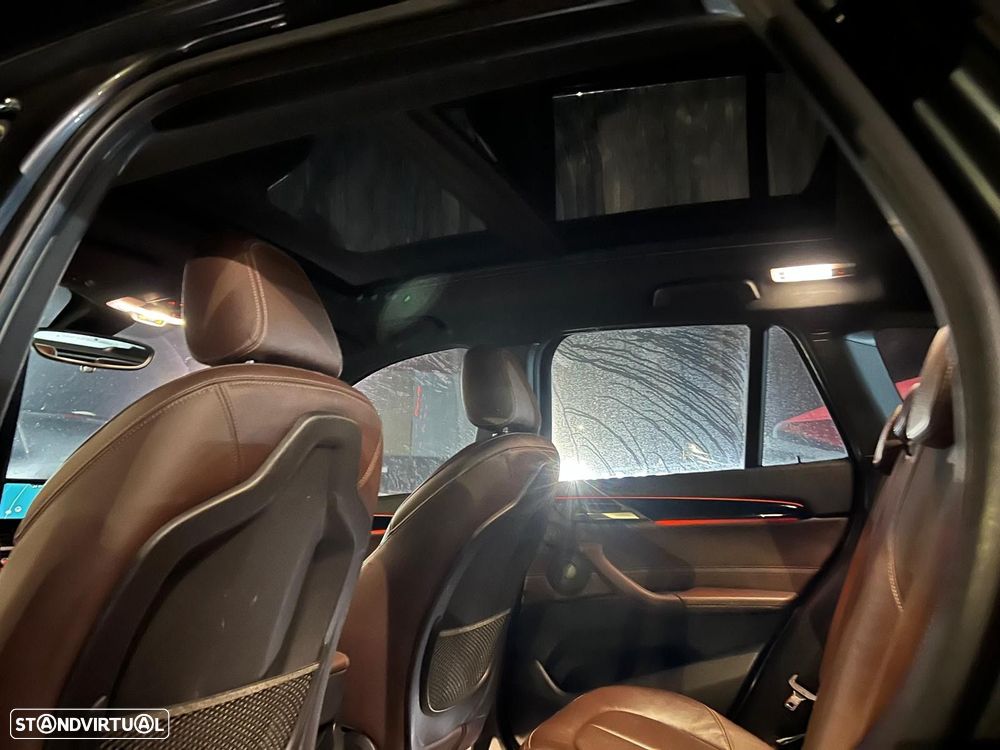 BMW X1 16 d sDrive Auto Line Sport - 30