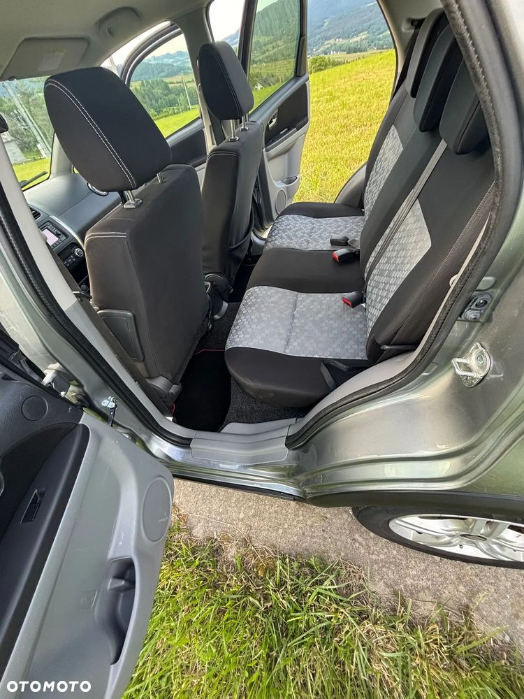 Suzuki SX4 1.6 Premium 4WD - 17