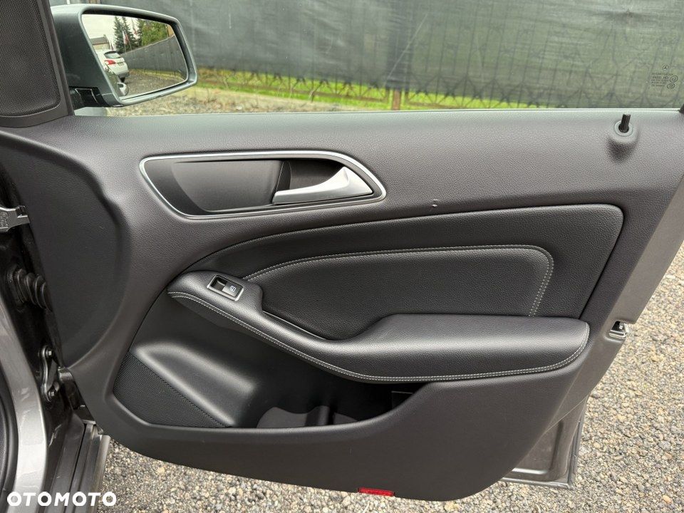 Mercedes-Benz Klasa B 180 (BlueEFFICIENCY) 7G-DCT - 33