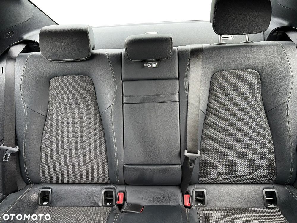 Mercedes-Benz CLA 200 Progressive 7G-DCT - 13