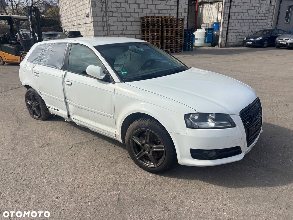 Audi A3 Sportback 2.0 TDI DPF quattro S line Sportpaket plus - 4