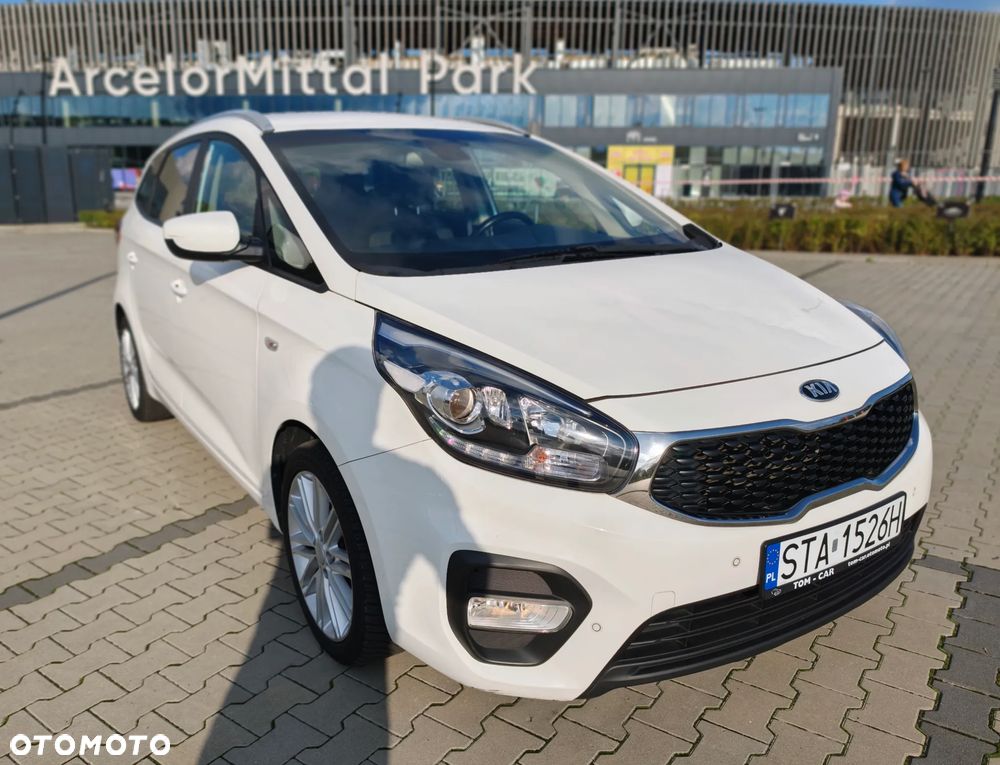 Kia Carens 1.6 GDI Dream-Team Edition - 11
