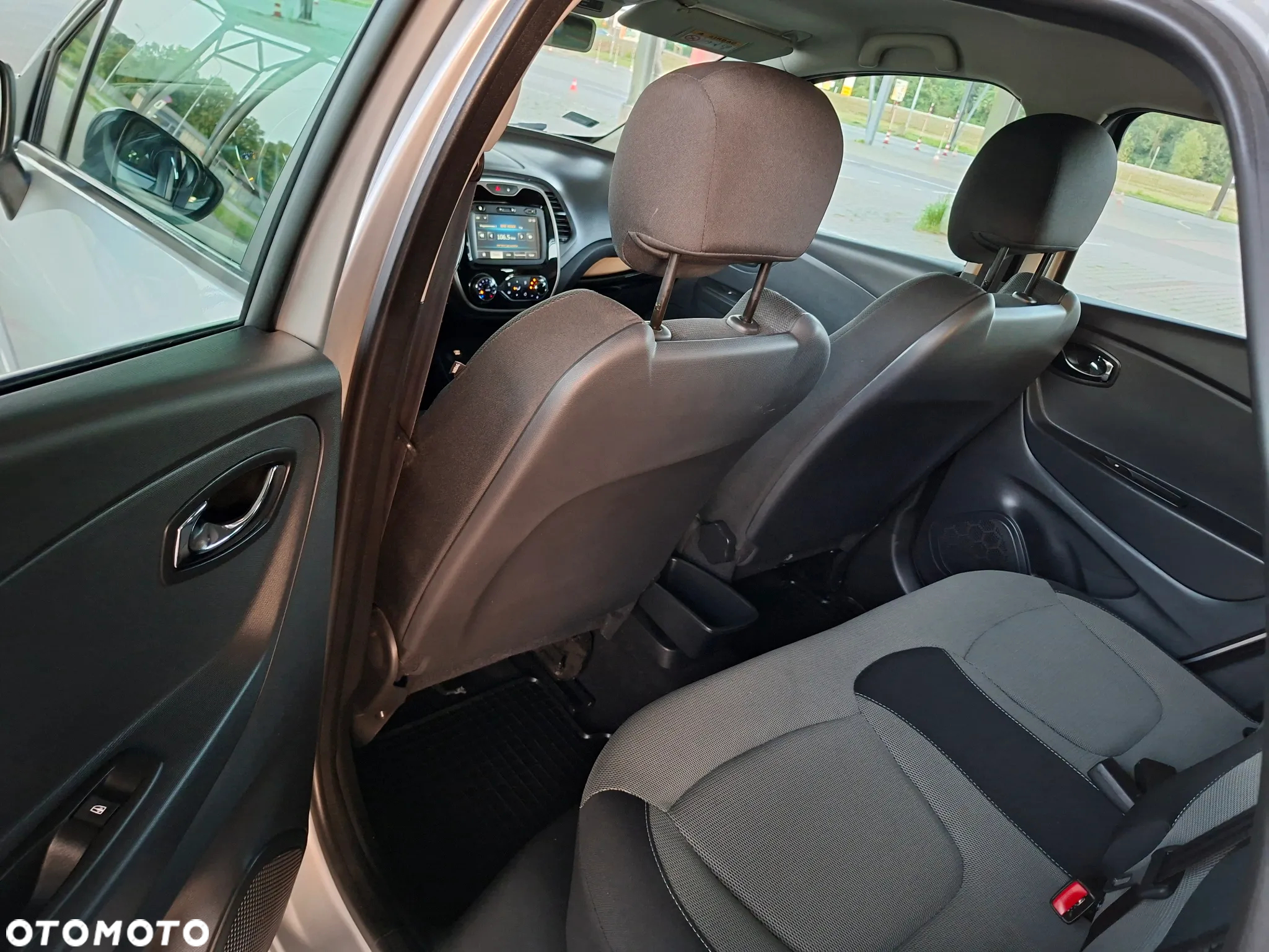 Renault Captur - 19
