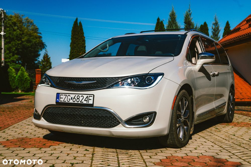 Chrysler Pacifica - 10