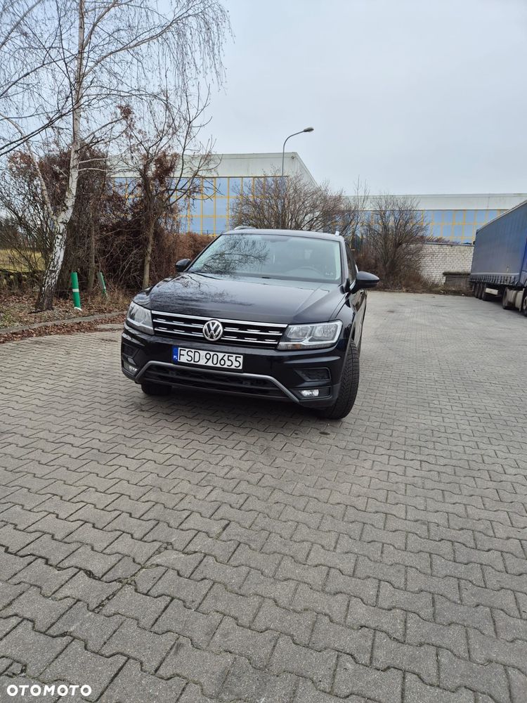 Volkswagen Tiguan - 1