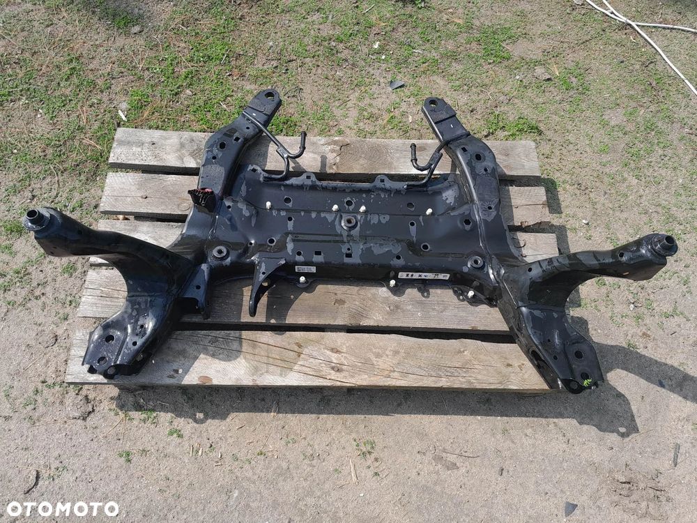 SANKI BELKA PRZEDNIE PRZÓD TRAWERS BMW X1 X2 F46 F44 F39 F40 F48 F54 KOŁYSKA 6872729