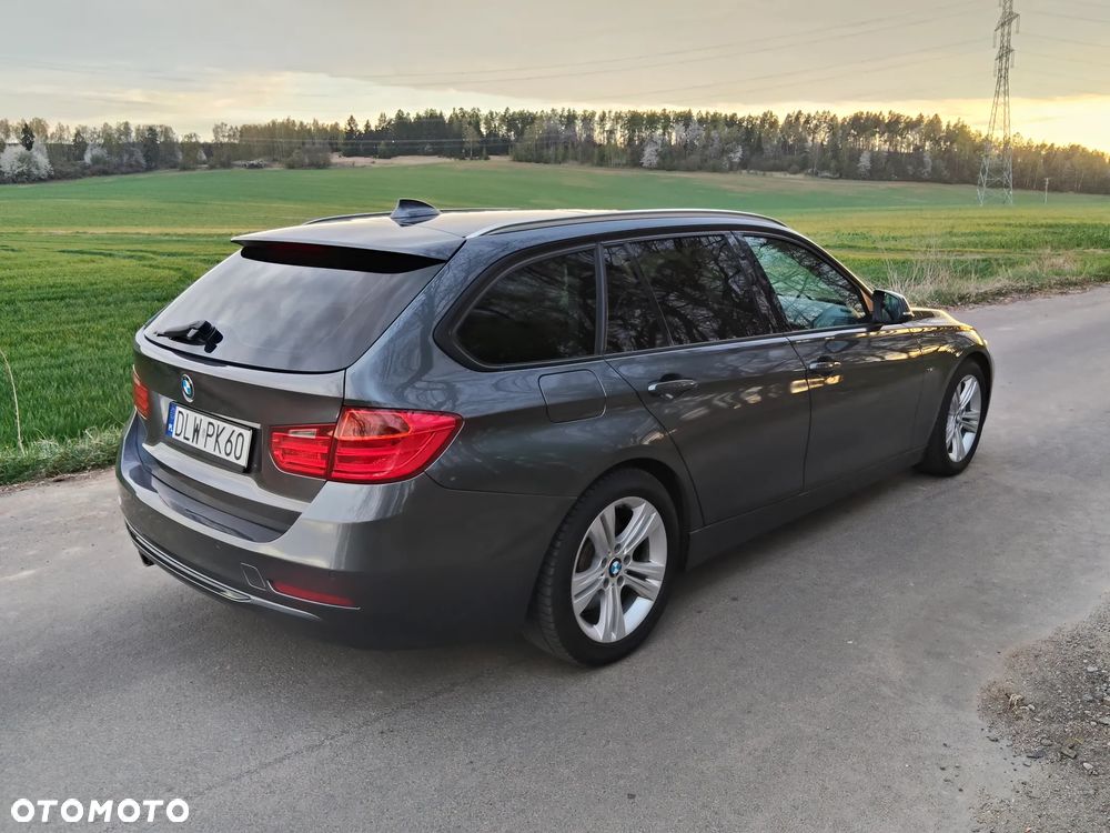BMW Seria 3 330d Sport Line - 3