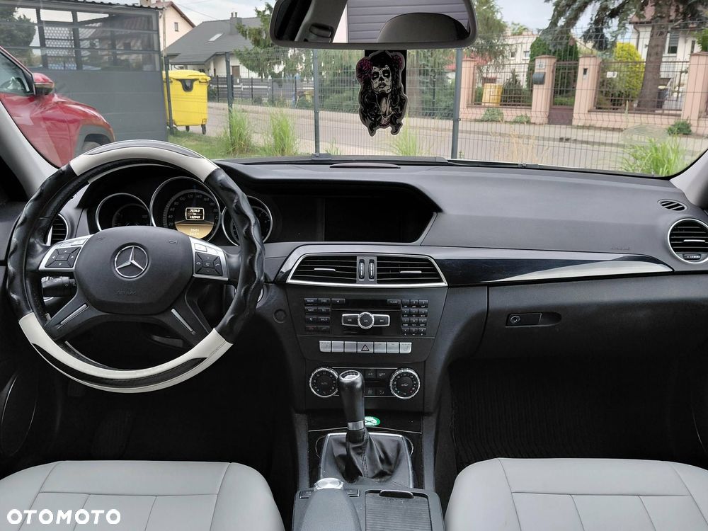 Mercedes-Benz Klasa C 180 CGI BlueEFFICIENCY - 9