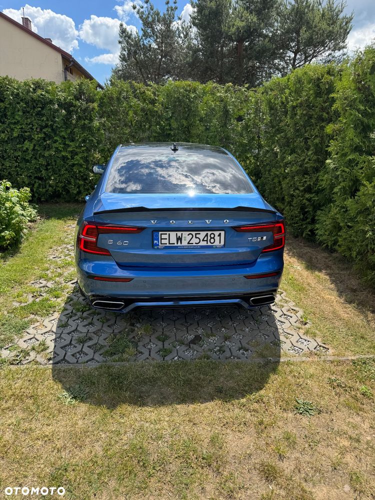 Volvo S60 T5 AWD R-Design - 3