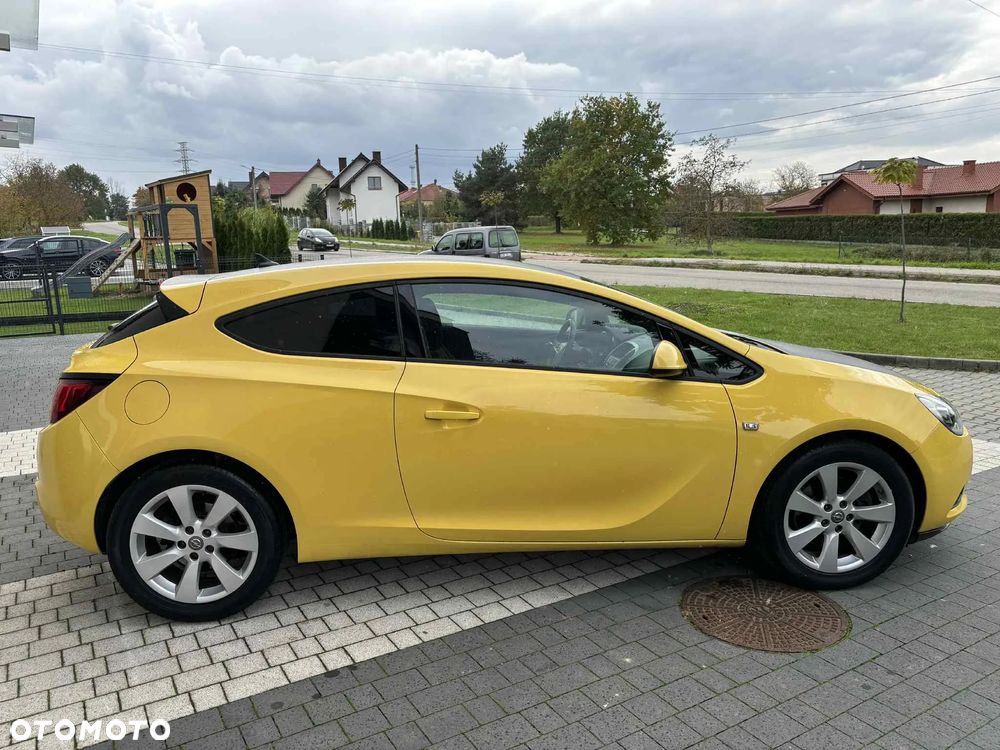 Opel Astra IV GTC 1.6 T Sport - 14