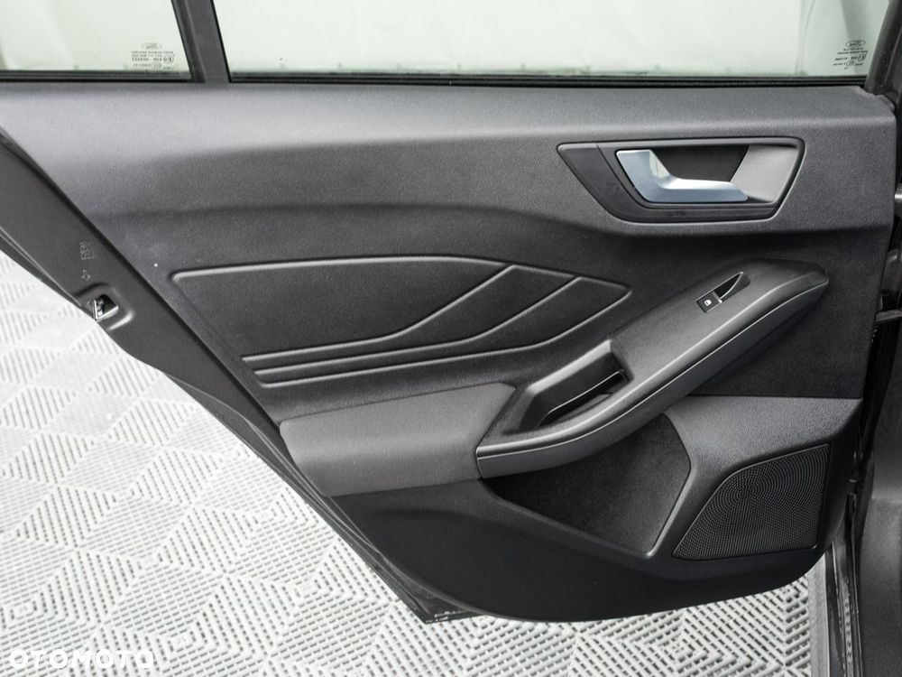 Ford Focus - 24