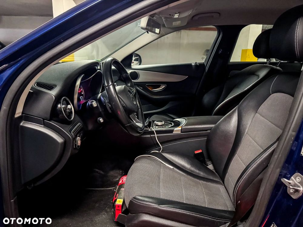 Mercedes-Benz Klasa C 200 4-Matic 7G-TRONIC - 7