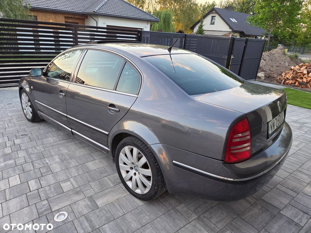 Skoda Superb 2.0 TDI DPF Exclusive - 8