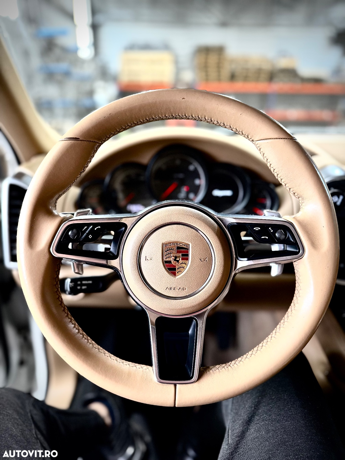 Porsche Cayenne 3.0 L - 7