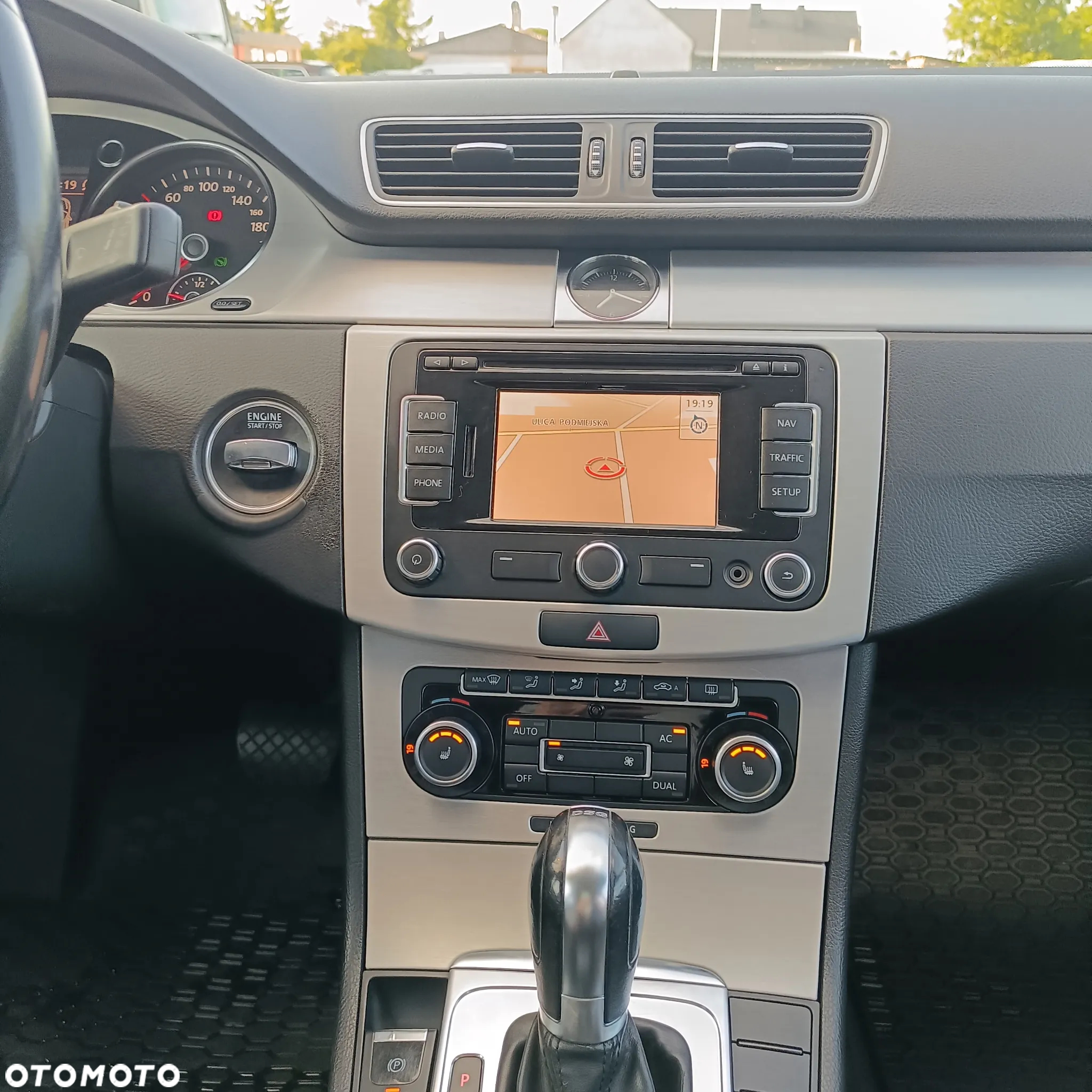 Volkswagen Passat 2.0 TDI Comfortline DSG - 12