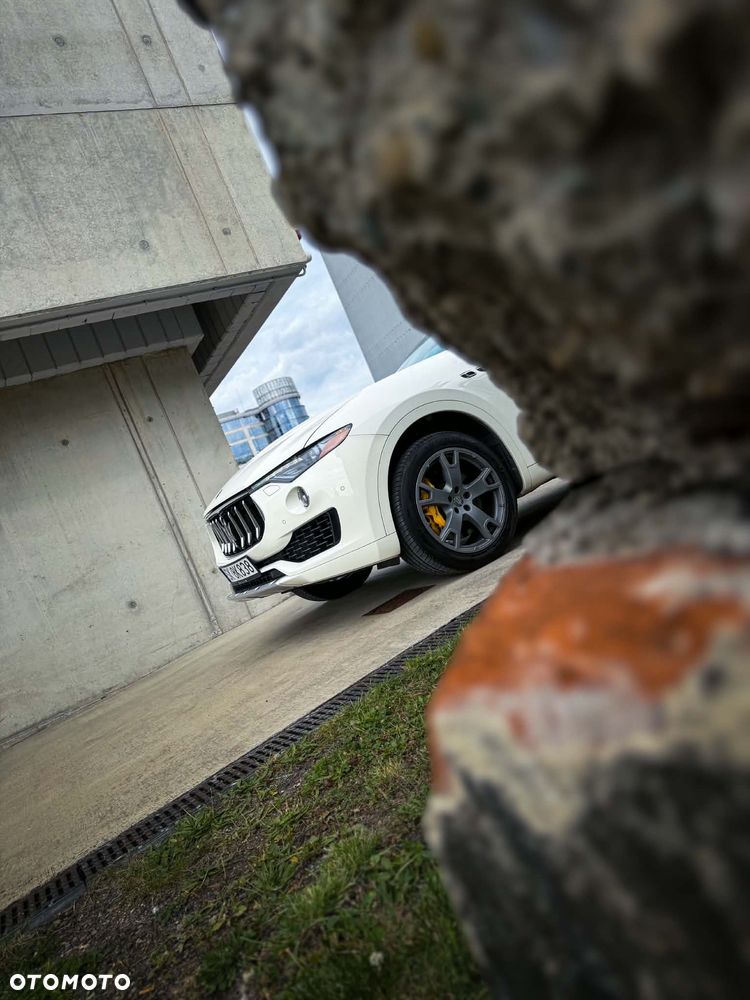 Maserati Levante - 18