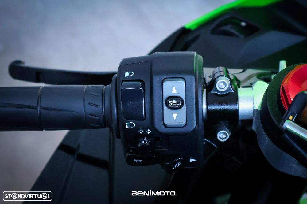 Kawasaki ZX 10R - 9