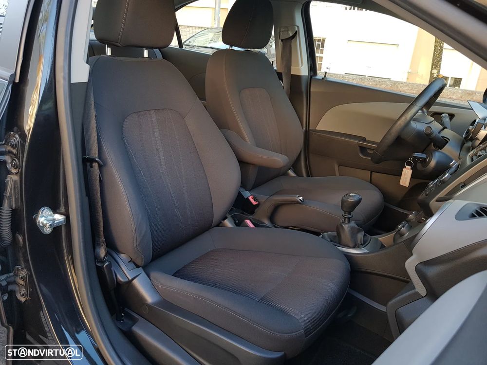 Chevrolet Aveo 1.2 LTZ - 30