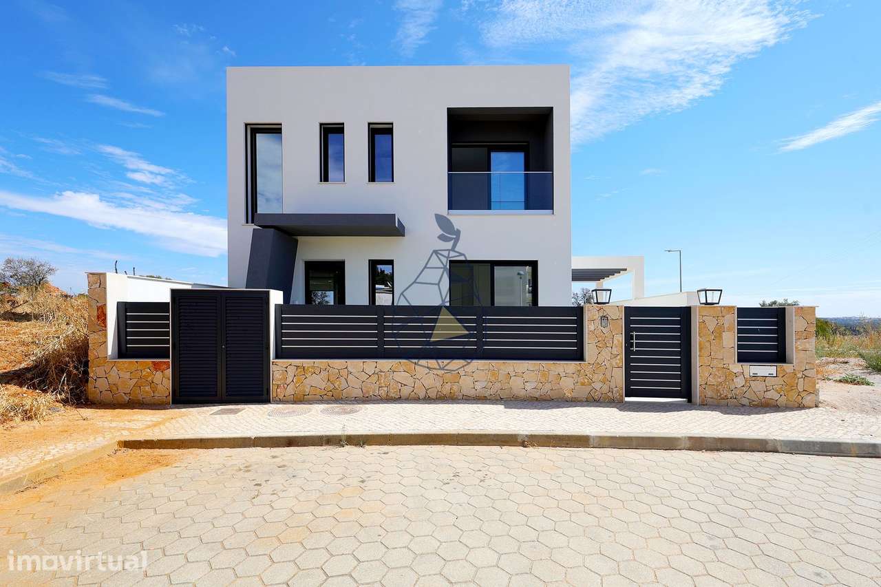 Maravilhosa moradia nova T3+1 nova com piscina - 185 m2 em Mexilhoeira - Grande imagem: 2/60