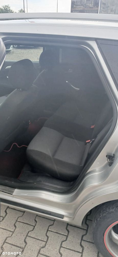 Ford Mondeo 2.0 TDCi Ambiente - 8