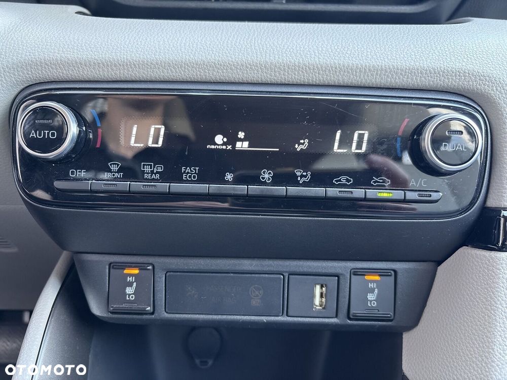 Toyota Yaris Hybrid 1.5 Executive - 19