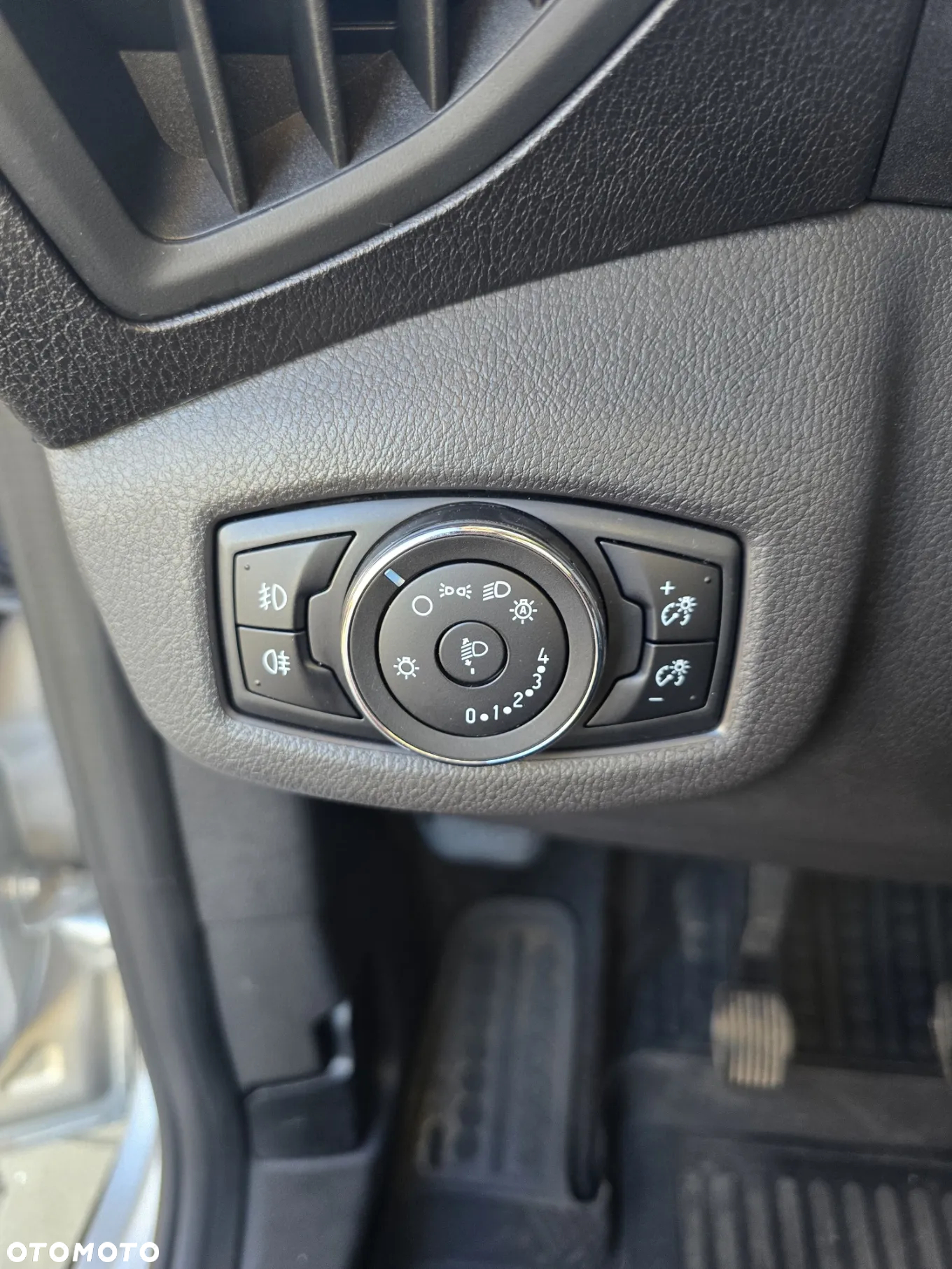 Ford Tourneo Connect Gr 1.5 TDCi Trend - 19