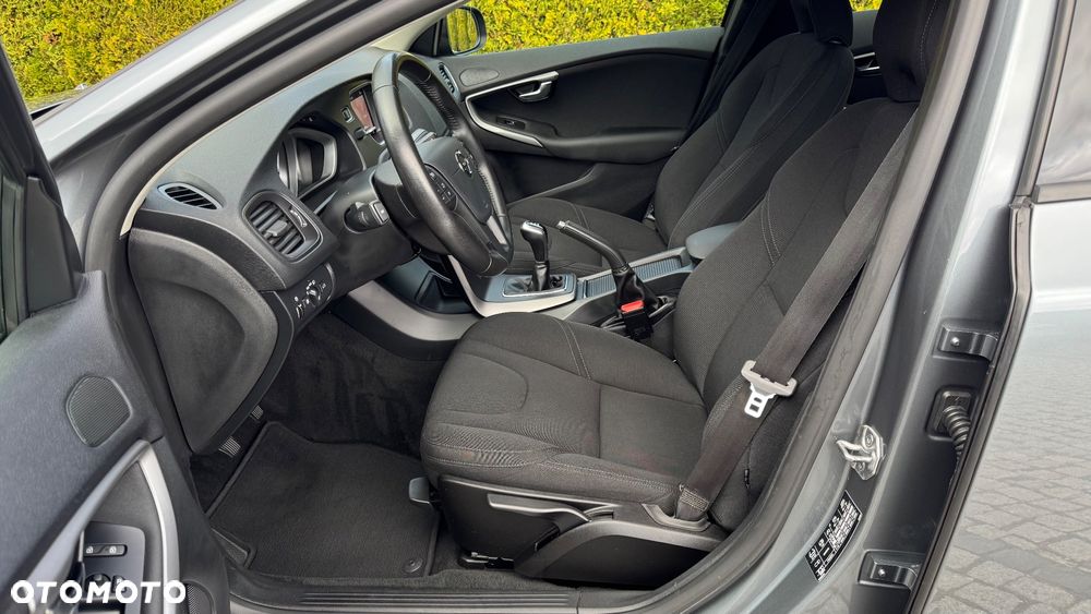 Volvo V40 D2 Kinetic - 26