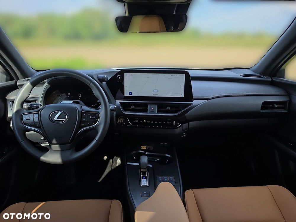 Lexus UX - 10