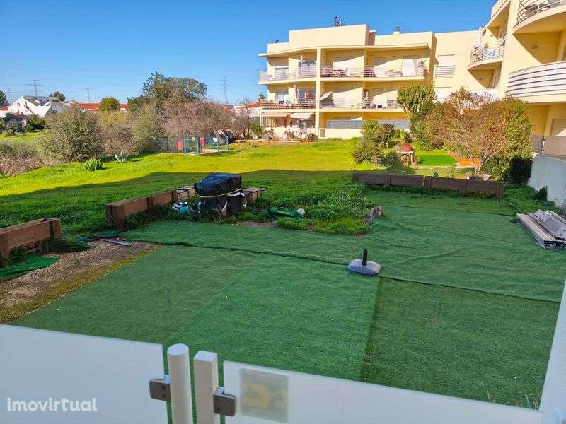 Apartamento T2 Rés do Chão com Garagem Dupla - Grande imagem: 4/12