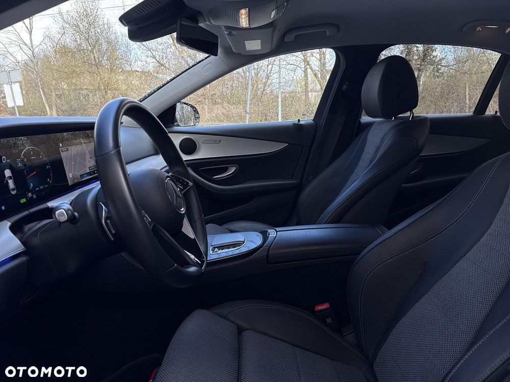 Mercedes-Benz Klasa E 220 d 4-Matic AMG/Avantgarde - 18