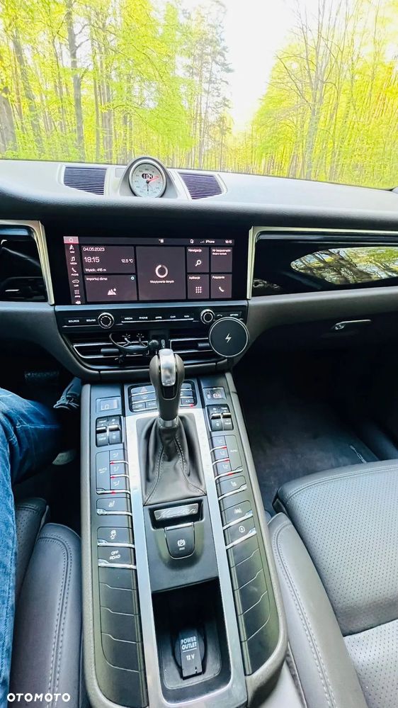 Porsche Macan - 24