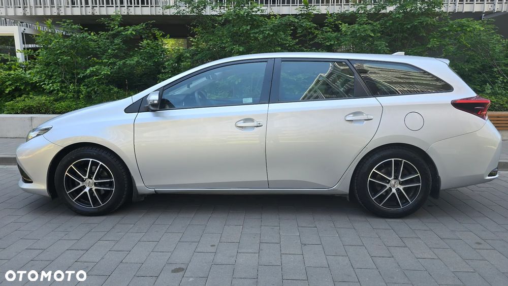 Toyota Auris 1.4 D-4D Active - 6