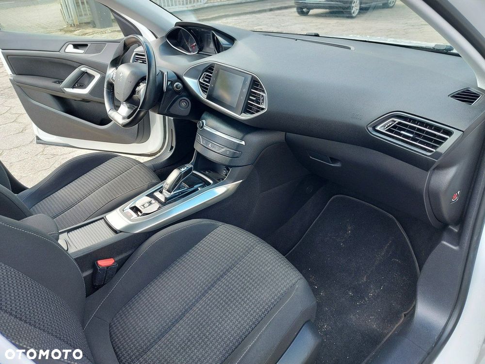 Peugeot 308 1.2 PureTech Allure S&S EAT6 - 14