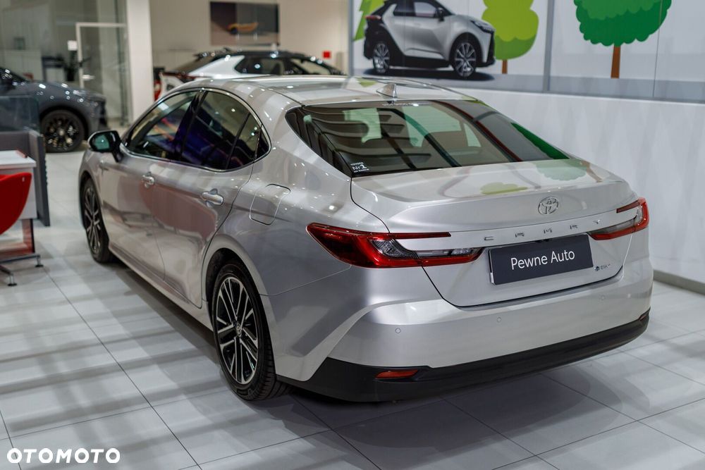 Toyota Camry - 7