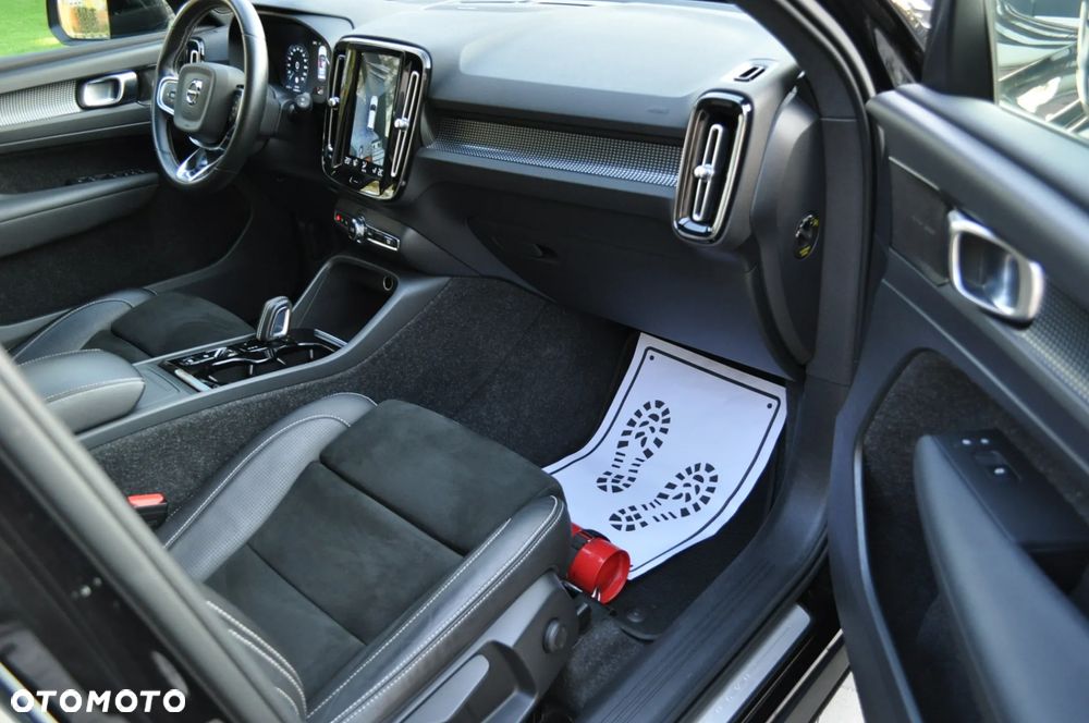 Volvo XC 40 D3 R-Design - 33