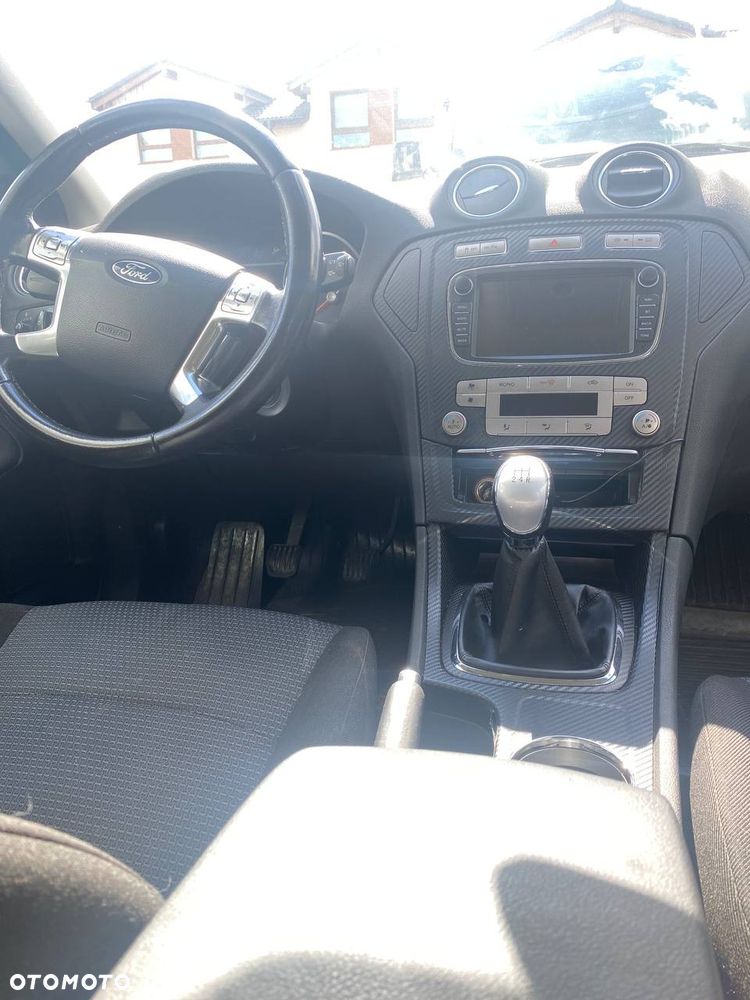 Ford Mondeo 1.6 Trend - 12