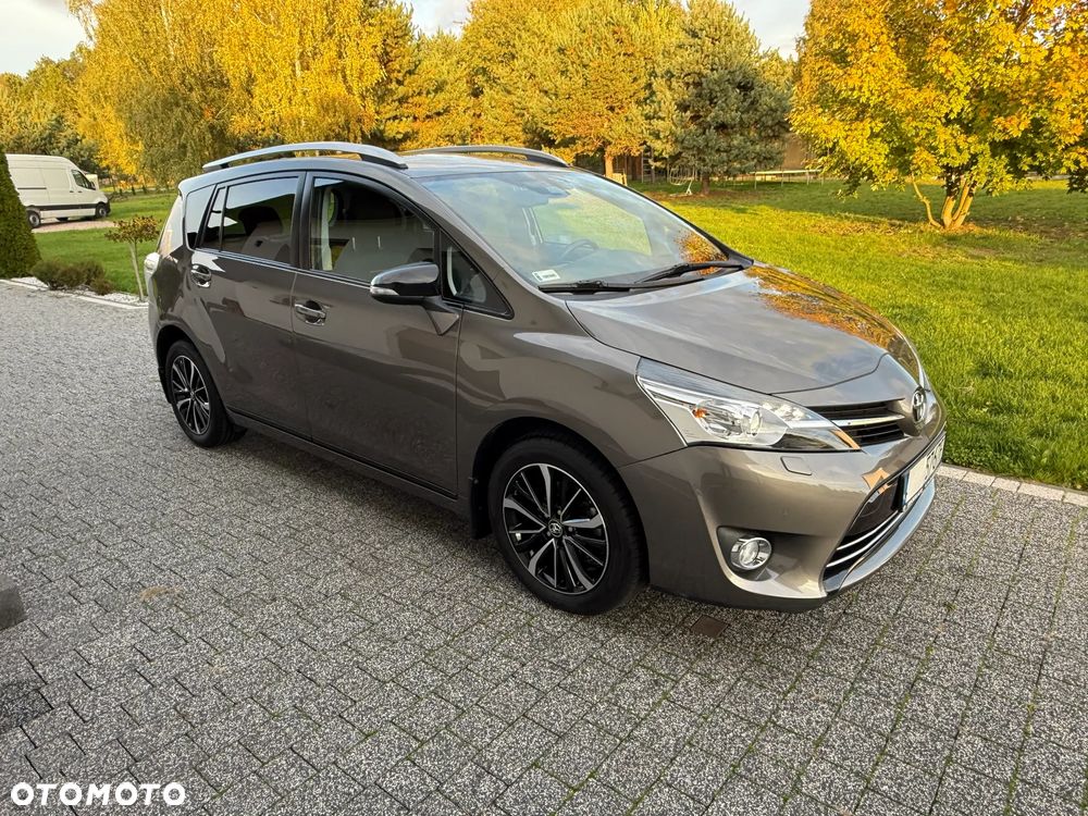 Toyota Verso - 32