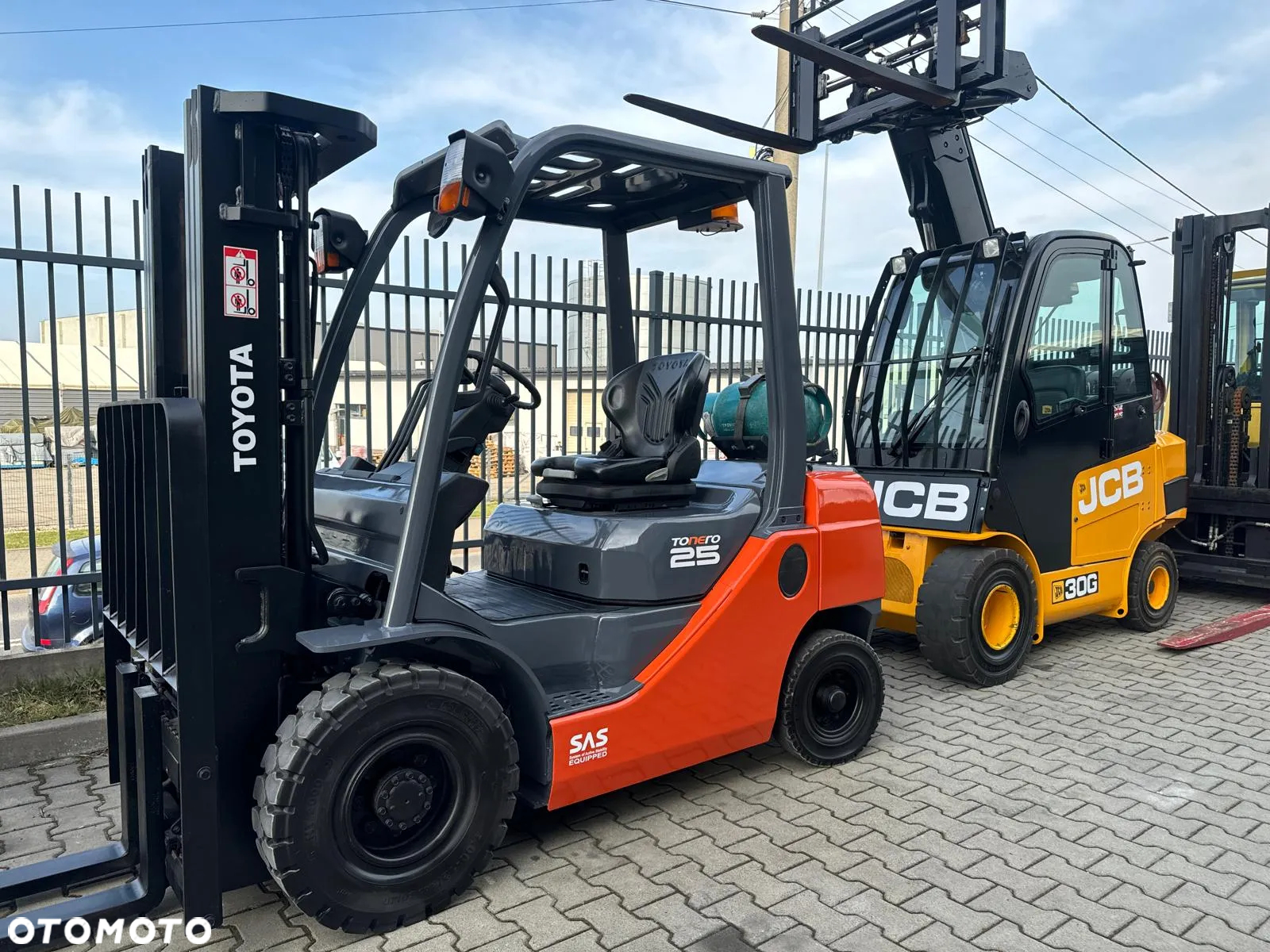 Toyota Toyota 02-8FGF25 / TRIPLEX 4300 mm / LPG / Jak nowa / 2018 rok - 28