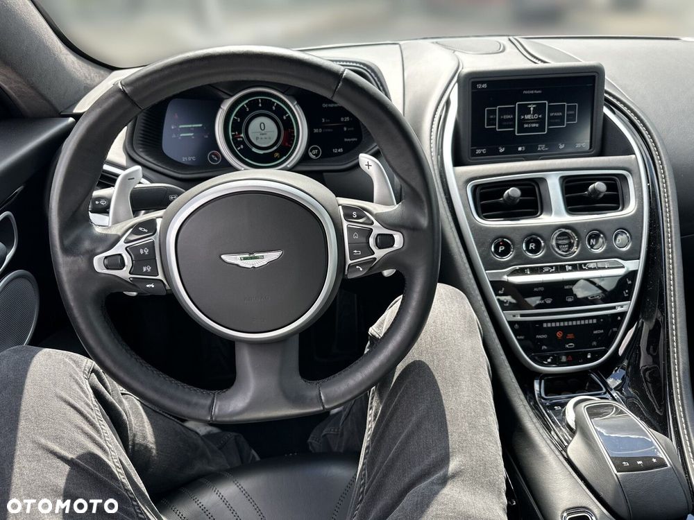 Aston Martin DB11 V8 - 12